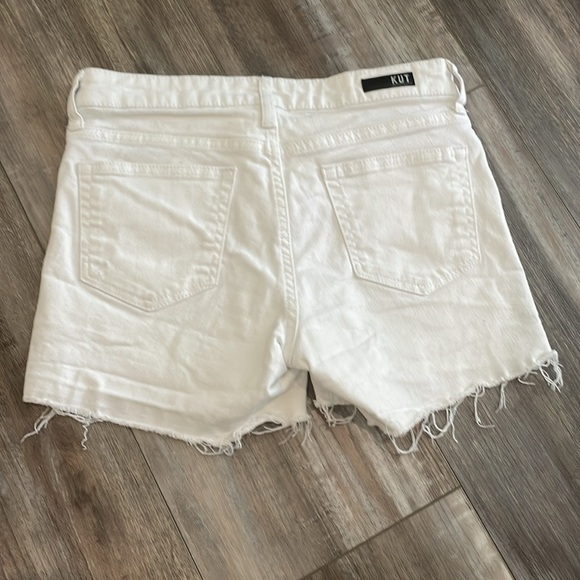 Kut From The Kloth Andrea White Denim Shorts size 2 - Picture 5 of 9